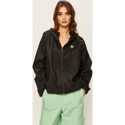 Adidas Originals - Kurtka. Czarne kurtki damskie adidas Originals, bez wzorów, z poliamidu, krótkie. Za 349,90 zł.