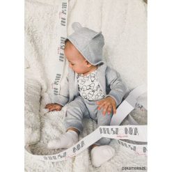 Bluza BEAR SZARY. Szare bluzy niemowlęce Pakamera, bez wzorów, eleganckie, bez rękawów, bez kaptura. Za 85,00 zł.