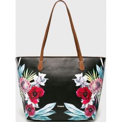 Desigual - Torebka. Czarne torebki klasyczne damskie Desigual, bez wzorów, ze skóry ekologicznej, casualowe, na ramię, duże, bez dodatków. W wyprzedaży za 239,90 zł.