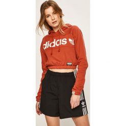 Adidas Originals - Bluza. Czerwone bluzy damskie adidas Originals, z nadrukiem, z bawełny, bez rękawów, z kapturem. W wyprzedaży za 199,90 zł.