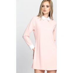 Łososiowa Sukienka White Collared. Różowe sukienki damskie Born2be, na imprezę, s, bez wzorów, z dzianiny, z wykładanym kołnierzem, z długim rękawem, długie, mini, trapezowe. Za 69,99 zł.