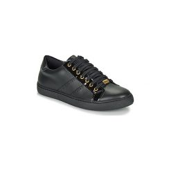 Buty André BERKELEY. Czarne trampki i tenisówki damskie Andre, bez wzorów, bez zapięcia. Za 359,00 zł.
