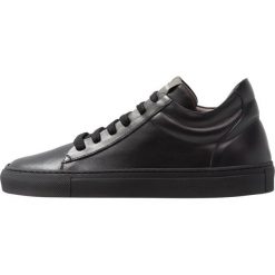 Copenhagen Sneakersy niskie black. Czarne trampki i tenisówki damskie marki Copenhagen, ze skóry. Za 629,00 zł.