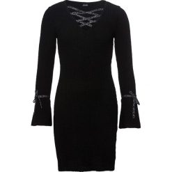 Sukienka dzianinowa bonprix czarny. Czarne sukienki damskie bonprix, w paski, z dzianiny, eleganckie, bez kołnierzyka, bez rękawów, rozkloszowane. Za 109,99 zł.