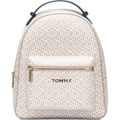 Tommy Hilfiger Iconic Tommy Plecak Biały Brązowy. Pomarańczowe plecaki damskie TOMMY HILFIGER, w paski, z materiału. Za 686,95 zł.
