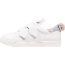 Clic! Tenisówki i Trampki blanco/plata/gris claro. Białe trampki chłopięce marki clic!, z materiału. W wyprzedaży za 356,30 zł.