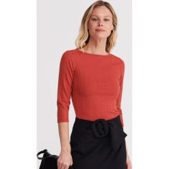 Bluzka z prążkowanej dzianiny - Czerwony. Czerwone bluzki damskie Reserved, xl, bez wzorów, z dzianiny, bez kołnierzyka, bez rękawów. W wyprzedaży za 29,99 zł.