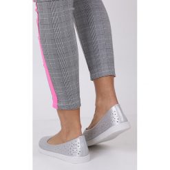 Srebrne baleriny ażurowe Casu DA19X15/S. Szare baleriny damskie Casu, bez wzorów, bez obcasa. Za 39,99 zł.