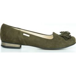 Zamszowe baleriny na obcasie - skóra naturalna - model 009 - kolor oliwka. Szare baleriny damskie Zapato, bez wzorów, ze skóry, eleganckie, na niskim obcasie, na obcasie. W wyprzedaży za 179,40 zł.
