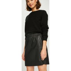 Vero Moda - Spódnica Riley. Fioletowe spódniczki damskie skórzane marki Vero Moda, s, z podwyższonym stanem, mini. W wyprzedaży za 59,90 zł.