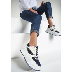 Granatowe Sneakersy Pollard. Niebieskie sneakersy damskie Renee. Za 99,99 zł.