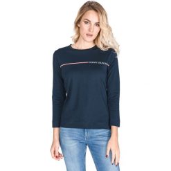 Tommy Hilfiger Katie Koszulka Niebieski. Niebieskie koszulki damskie TOMMY HILFIGER, xs, z nadrukiem, z bawełny, bez kołnierzyka, z długim rękawem. Za 206,95 zł.