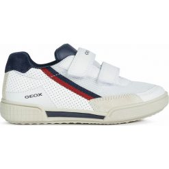Geox - Buty dziecięce. Białe trampki chłopięce Geox, bez wzorów, z gumy, sportowe, z okrągłym noskiem, bez zapięcia. Za 279,90 zł.
