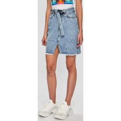 Answear - Spódnica jeansowa. Niebieskie spódniczki damskie ANSWEAR, na co dzień, s, bez wzorów, z elastanu, casualowe, z podwyższonym stanem, mini, proste. W wyprzedaży za 69,90 zł.
