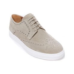 Skórzane sneakersy w kolorze beżowym. Brązowe trampki męskie Frank Daniel, bez wzorów, ze skóry, na sznurówki. W wyprzedaży za 299,95 zł.