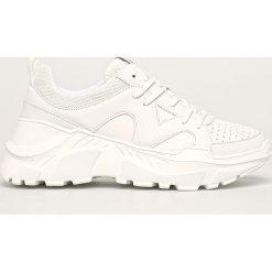 Trussardi Jeans - Buty. Białe sneakersy damskie Trussardi Jeans, z jeansu. W wyprzedaży za 549,90 zł.