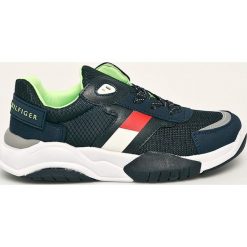 Tommy Hilfiger - Buty dziecięce. Niebieskie trampki chłopięce TOMMY HILFIGER, bez wzorów, z gumy, sportowe, bez zapięcia. W wyprzedaży za 299,90 zł.
