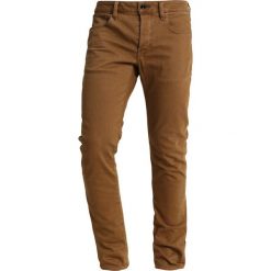 GStar 3301 DECONSTRUCTED SLIM COJ Jeansy Slim Fit inza stretch denim od oxide ocre. Czerwone jeansy męskie relaxed fit marki G-Star, l, z napisami. Za 469,00 zł.