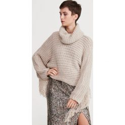 Sweter z frędzlami - Jasny szary. Szare swetry damskie Reserved, s, bez wzorów, bez rękawów, bez kaptura. Za 139,99 zł.