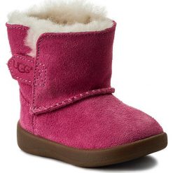 Buty UGG - I Keelan 1017755I Inf/Paz. Różowe śniegowce dziewczęce marki Ugg, bez zapięcia. W wyprzedaży za 179,00 zł.