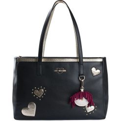 Torebka Love Moschino. Czarne nerki damskie Love Moschino, bez wzorów, bez dodatków. Za 479,00 zł.