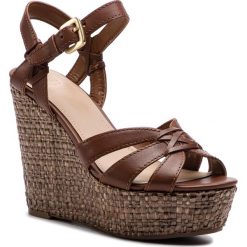 Espadryle GUESS - Guliver FL6GUL LEA04 BROWN. Pomarańczowe espadryle damskie Guess, z aplikacjami, ze skóry, bez obcasa, na obcasie. W wyprzedaży za 359,00 zł.