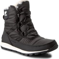 Śniegowce SOREL - Whitney Short Lace NL2776 Black 010. Czarne kozaki damskie Sorel, ze skóry ekologicznej, bez obcasa, bez zapięcia. W wyprzedaży za 349,00 zł.
