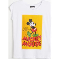 T-shirt Mickey Mouse - Biały. Białe t-shirty damskie Reserved, s, z motywem z bajki, bez kołnierzyka. Za 39,99 zł.