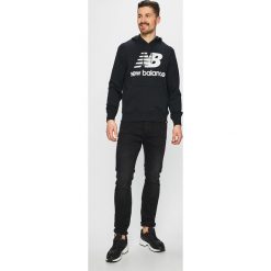 New Balance - Bluza. Czarne bluzy męskie New Balance, s, z nadrukiem, z elastanu, z kapturem, bez rękawów, z kapturem. W wyprzedaży za 219,90 zł.