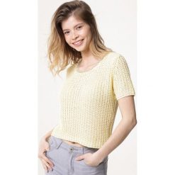Żółta Bluzka Fibrousness. Żółte bluzki damskie Born2be, s, z aplikacjami, z bawełny, z okrągłym kołnierzem, z krótkim rękawem. Za 14,99 zł.