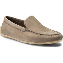 Mokasyny CLARKS - Reazor Edge 261319487 Sage Nubuck. Szare mokasyny męskie marki Clarks, ze skóry ekologicznej. W wyprzedaży za 229,00 zł.
