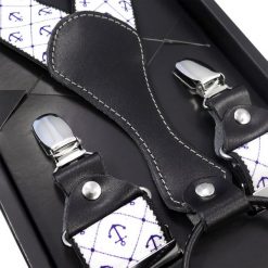 Białe szelki męskie w kotwice SZ60. Białe szelki męskie Modini Moda Męska. Za 54,00 zł.