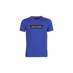 T-shirty z krótkim rękawem Tommy Hilfiger CORP BOX PRINT TEE. Niebieskie t-shirty męskie TOMMY HILFIGER, xxl, bez wzorów, bez kołnierzyka, krótkie. Za 152,20 zł.