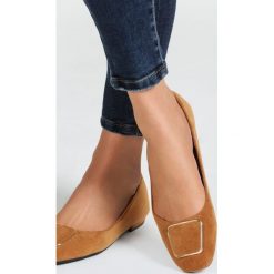 Camelowe Balerinki Aeryn. Brązowe baleriny damskie Renee, z aplikacjami, z jeansu, eleganckie. Za 69,99 zł.