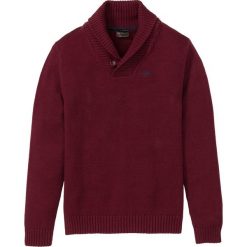 Sweter z szalowym kołnierzem bonprix czerwony klonowy. Czerwone swetry męskie bonprix, s, z haftami, ze skóry, bez kołnierzyka, bez kaptura. Za 109,99 zł.