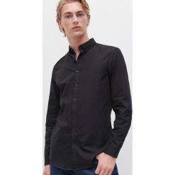 Koszula slim fit z łatami na łokciach - Czarny. Czarne koszule męskie Reserved, s, bez wzorów, bez kołnierzyka, bez rękawów. Za 89,99 zł.