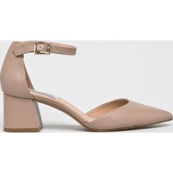 Steve Madden - Sandały Mortina. Szare sandały damskie Steve Madden, bez wzorów, ze skóry, bez obcasa, na obcasie, na klamry. Za 429,90 zł.
