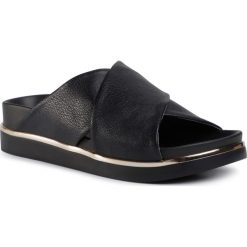 Klapki KEDDO - 807280/11-03E Black. Czarne klapki damskie Keddo, bez wzorów, ze skóry ekologicznej, bez obcasa. W wyprzedaży za 109,00 zł.