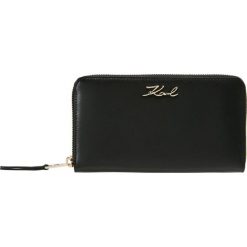 KARL LAGERFELD SIGNATURE ZIP AROUND WALLET Portfel black/goldcoloured. Czarne portfele damskie marki KARL LAGERFELD. Za 609,00 zł.