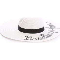 Biały Kapelusz Heat. Białe kapelusze damskie Born2be, z aplikacjami. Za 29,99 zł.