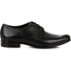 CZARNE ELEGANCKIE BUTY. Czarne buty wizytowe męskie marki LUCCA, bez zapięcia. Za 212,95 zł.