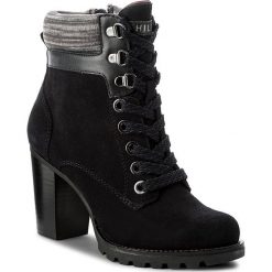 Botki TOMMY HILFIGER - Isabella 18B FW0FW01537 Midnight 403. Niebieskie botki damskie na obcasie TOMMY HILFIGER, z materiału, na sznurówki. W wyprzedaży za 379,00 zł.