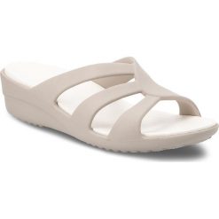 Chodaki damskie: Klapki CROCS - Sanrah Strappy Wedge 204010 Platinum