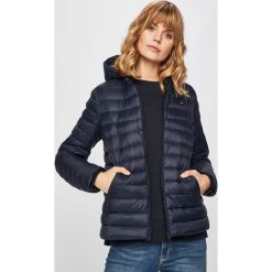 Tommy Hilfiger - Kurtka puchowa. Czerwone kurtki damskie TOMMY HILFIGER, s, bez wzorów, z materiału, krótkie. W wyprzedaży za 629,90 zł.