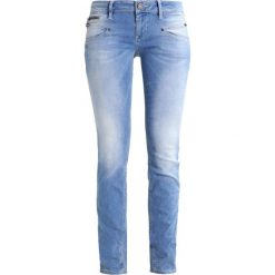Freeman T. Porter ALEXA Jeansy Slim fit flexy baby blue. Niebieskie rurki damskie Freeman T. Porter. W wyprzedaży za 303,20 zł.