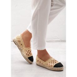 Ciemnobeżowe Espadryle Step Dance. Espadryle damskie Born2be, bez wzorów, z materiału, bez obcasa, na płaskiej podeszwie. Za 69,99 zł.