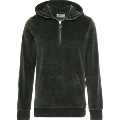 Samsøe & Samsøe ALFONSO HOODIE Bluza z kapturem climbing ivy. Zielone bluzy męskie marki Samsøe & Samsøe, xxl, bez wzorów, z bawełny, z kapturem, bez rękawów, z kapturem. Za 499,00 zł.