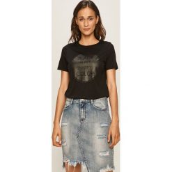 Answear - T-shirt Answear Lab. Czarne bluzki damskie ANSWEAR, s, z nadrukiem, z bawełny, casualowe, z okrągłym kołnierzem, z krótkim rękawem. Za 59,90 zł.