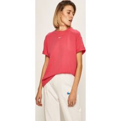 Nike Sportswear - T-shirt. Szare topy damskie Nike Sportswear, s, bez wzorów, z bawełny, z okrągłym kołnierzem. W wyprzedaży za 89,90 zł.