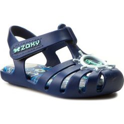 Sandały ZAXY - Zaxynina Fundo Do Mar Baby 82060 90109. Niebieskie sandały chłopięce Zaxy, z tworzywa sztucznego, bez zapięcia. W wyprzedaży za 59,00 zł.